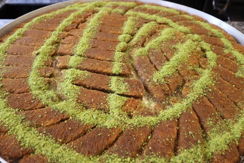 Tatlıcıların bayram mesaisi başladı
