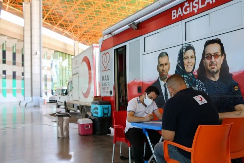 Terminalde kan bağışı kampanyası düzenlendi
