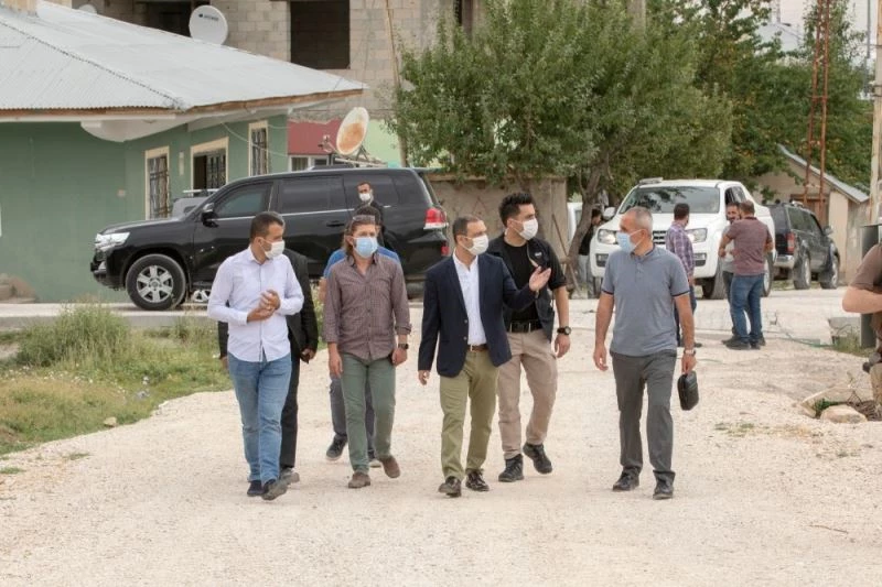 Başkan Vekili Aslan, Kavuncu ve Karpuzalan mahallerindeki çalışmaları inceledi
