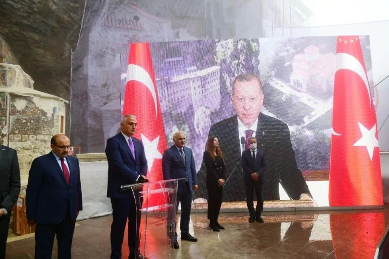 Cumhurbaşkanı Erdoğan: “Ortodoks vatandaşlarımız Sümela Manastırında restorasyon döneminde ara verilen Meryem Ana Ayinini gerçekleştirebilecek”
