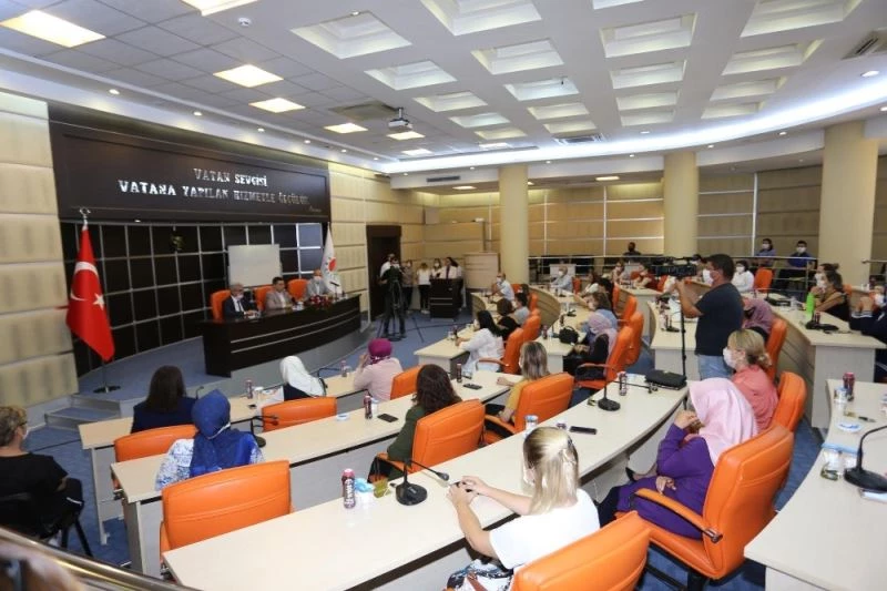 Kepez’in üreten kadınlarına destek
