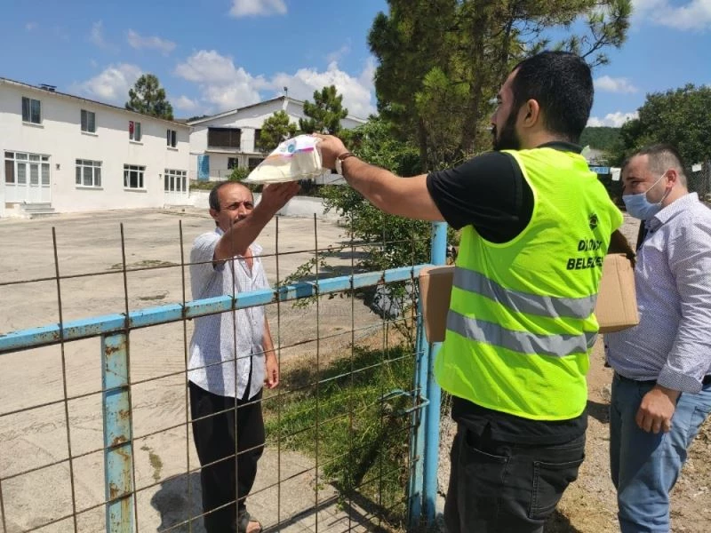 Dilovası’nda 16 bin haneye baklavalık yufka dağıtıldı

