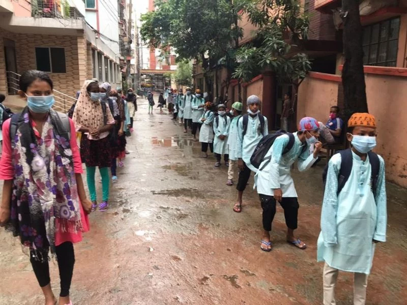 TİKA’dan Bangladeşli çocuklara bayram hediyesi
