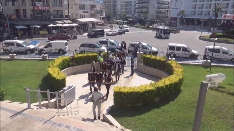 Marmaris’te husumetli esnafların meydan savaşı kamerada
