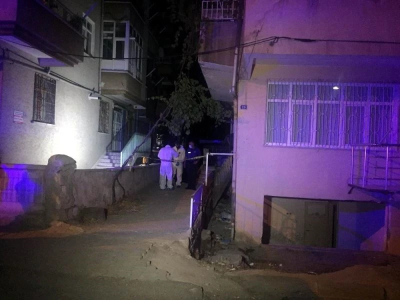 Tüfeği denerken kendini vurmuş
