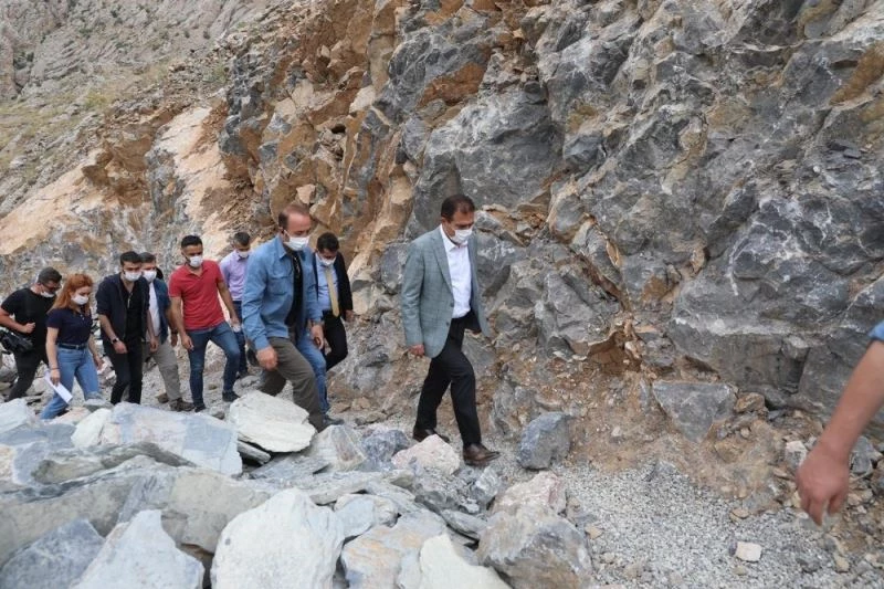 Vali Akbıyık: “Bu tesisler Hakkari’ye çok yakışacak”
