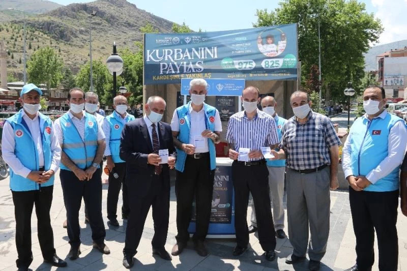 Başkan Öztürk vekalet kurban bağışı yaptı
