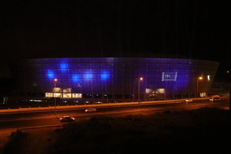 Yeni Adana Stadyumu ‘mavi-lacivert’ ışıklarla aydınlatıldı
