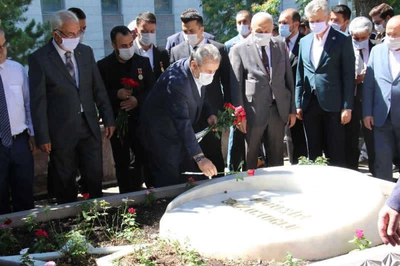 BBP Genel Başkanı Destici’den Muhsin Yazıcıoğlu’nun kabrine ve şehitliğe ziyaret

