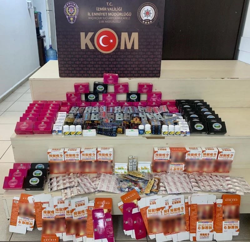 İzmir’de aktara kaçak cinsel içerikli ürün baskını
