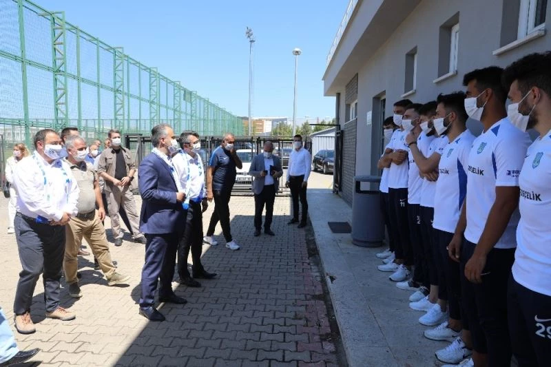 Şampiyonlara destek sözü
