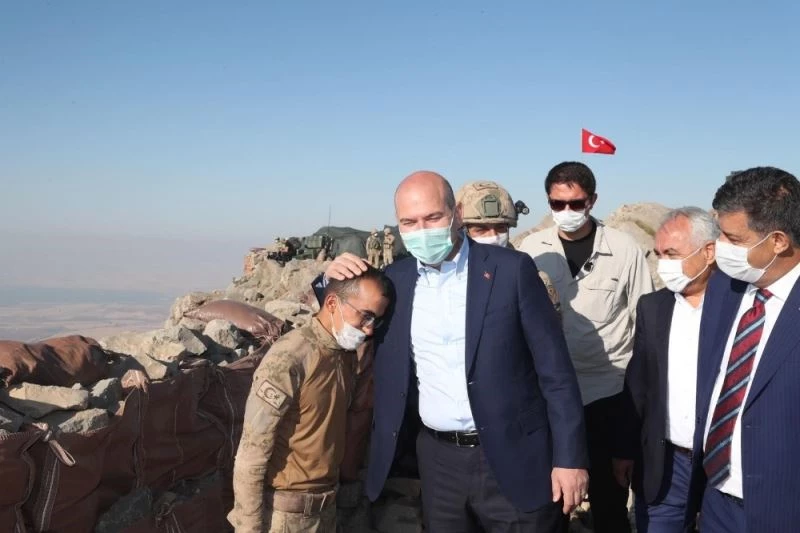 Cumhurbaşkanı Erdoğan Cudi Dağındaki askerlerle bayramlaştı
