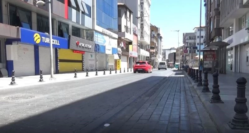 Gaziantep’te cadde ve sokaklar bu kez bomboş kaldı

