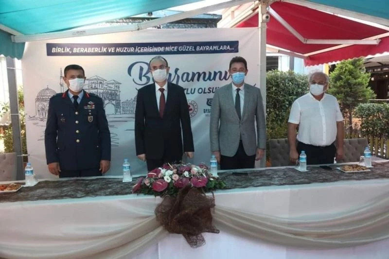 Bayramlaşmada pandemi önlemleri
