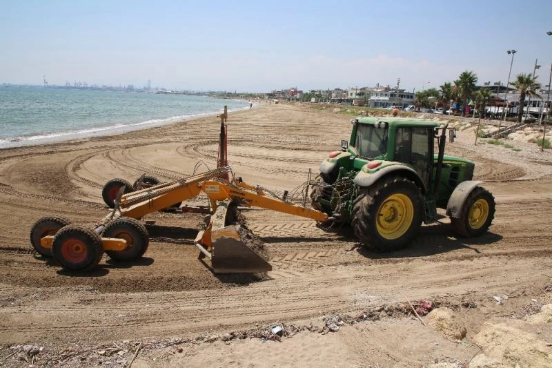 Karaduvar sahili, çöp ve atıklardan arındırıldı
