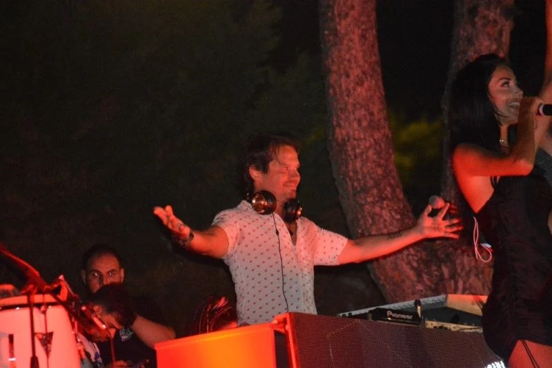 Ayvalık Büyük Park, Ozan Doğulu ile açıldı
