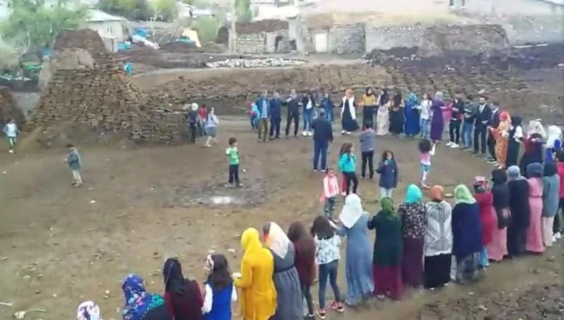 Kars’ta köy düğünlerinde kurallar yok sayılıyor
