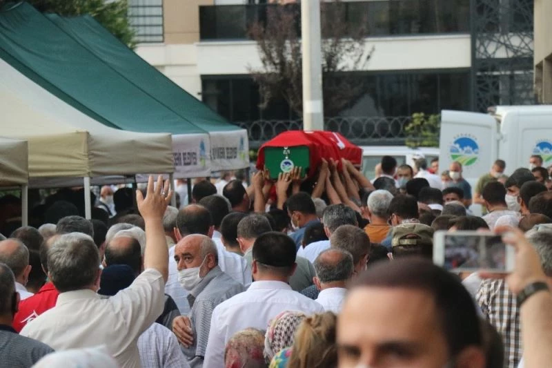 Kardeşlerinin tedavi masraflarını karşılamak için girdiği fabrikada hayatını kaybetti

