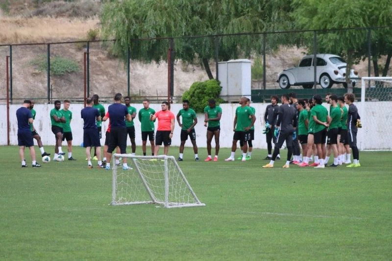 Denizlispor, Levent Kartop ile Başakşehir maçına hazırlanıyor
