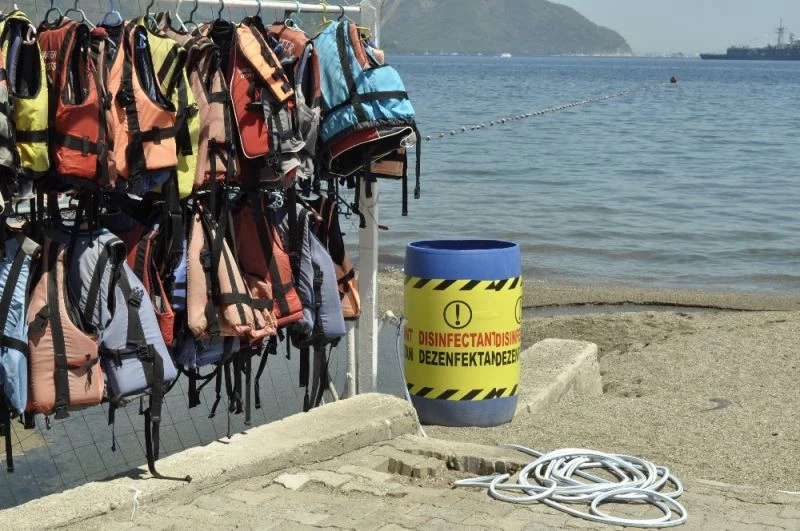 Uzmanlardan su üstünde yaşayanlara uyarı: “Can yeleklerini simitlerini kontrol etmeden açılmayın”
