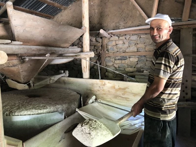 Bu değirmende 3 asırdır un öğütülüyor
