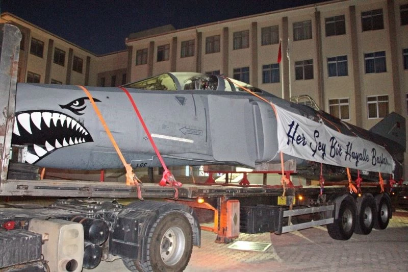 Göklerin emektar terminatörü, bu sefer savaş için değil eğitim için Antalya’da
