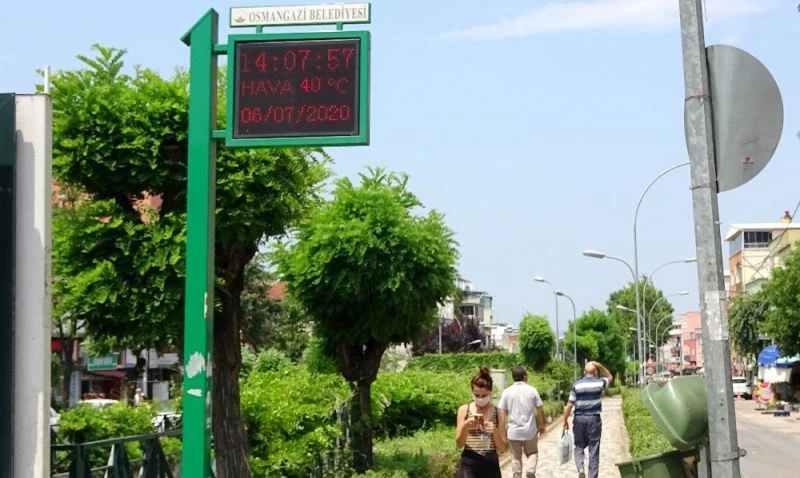 Termometreler 42 dereceyi gösterdi, Bursalılar gölgeye kaçtı
