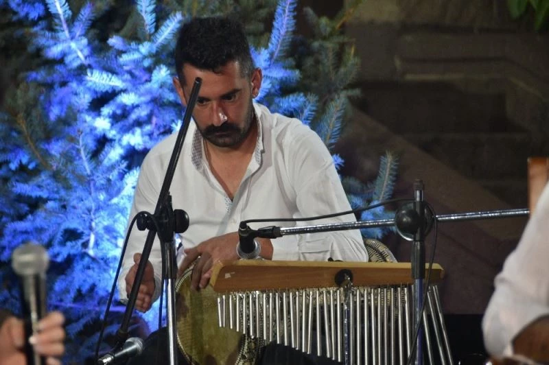 Musiki Muallim Mektebi Sohbetleri dolu dizgin
