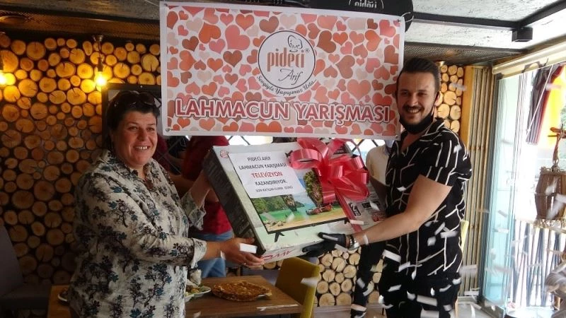Uşak’ta lahmacun yeme yarışması düzenlendi
