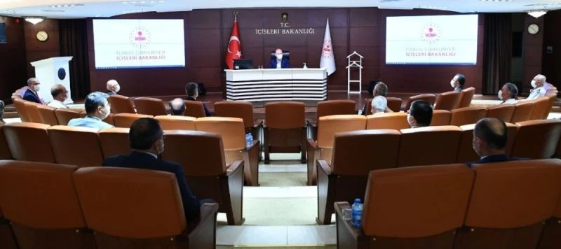 Bakan Soylu: “Düğün, nikah, toplantı gibi her türlü sosyal etkinliklerin ‘Maske-Mesafe-Temizlik’ kurallarına uygun olarak yapılması vatandaşımızdan beklentimizdir”
