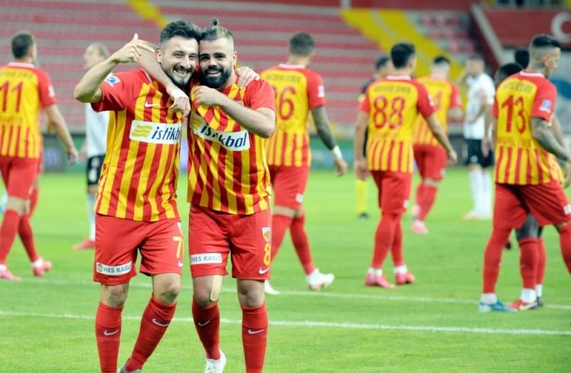 Kayserisporlu Enver Cenk Şahin: “Takımda çok iyi bütünleşme var”
