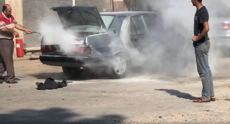 Aracın yakıt tankı sıcağa dayanamayıp bomba gibi patladı
