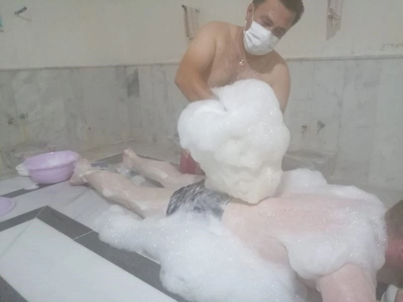 9 yaşında başladığı tellallığı 30 yıldır sürdürüyor
