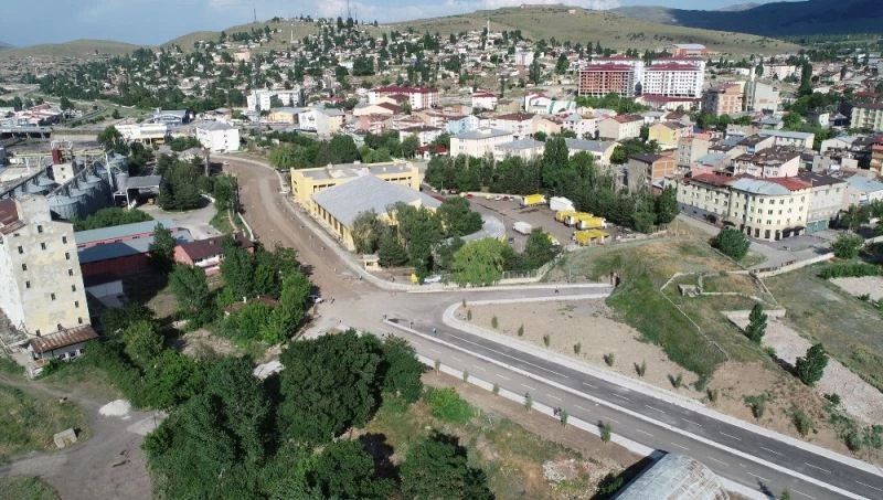 Büyükşehir kentteki ulaşım ağını büyütüyor
