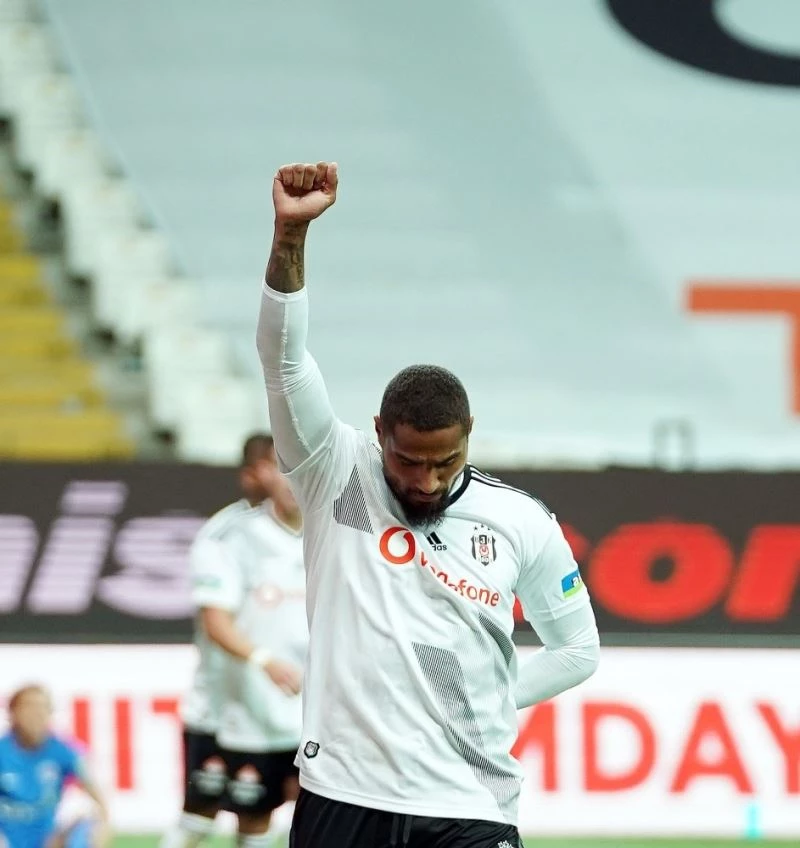 Boateng’den ırkçılığa karşı hareket
