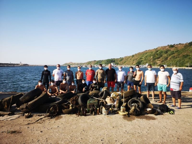 Çanakkale Boğazı’ndan 1 tonu aşkın plastik atık çıkarıldı
