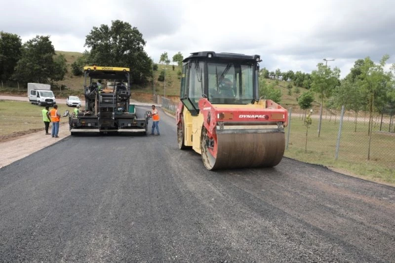 Körfez asfalt ekiplerinden İlimtepe’de asfalt çalışması
