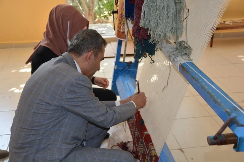 Besni Belediyesi “Dokuyan Eller” Projesini hayata geçirdi
