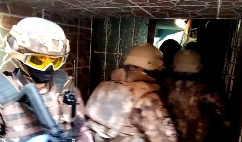 Bursa’da FETÖ’nün ’Gaybubet Evleri’ne operasyon: Eski Daire Başkanı ve 14 kişi gözaltına alındı
