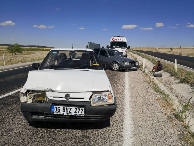 Eşinin mezarından dönerken kaza yaptı
