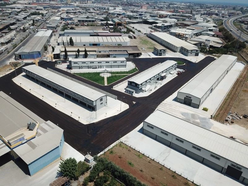 Mersin’deki mobilyacılar sitesinde asfalt çalışmaları tamamlandı
