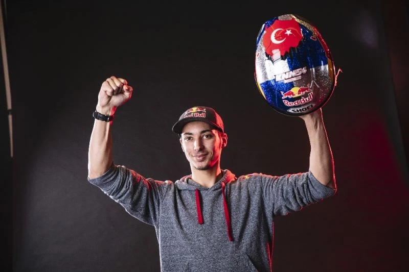 Toprak Razgatlıoğlu Superbike (WSBK) dönüşünü podyumla yaptı
