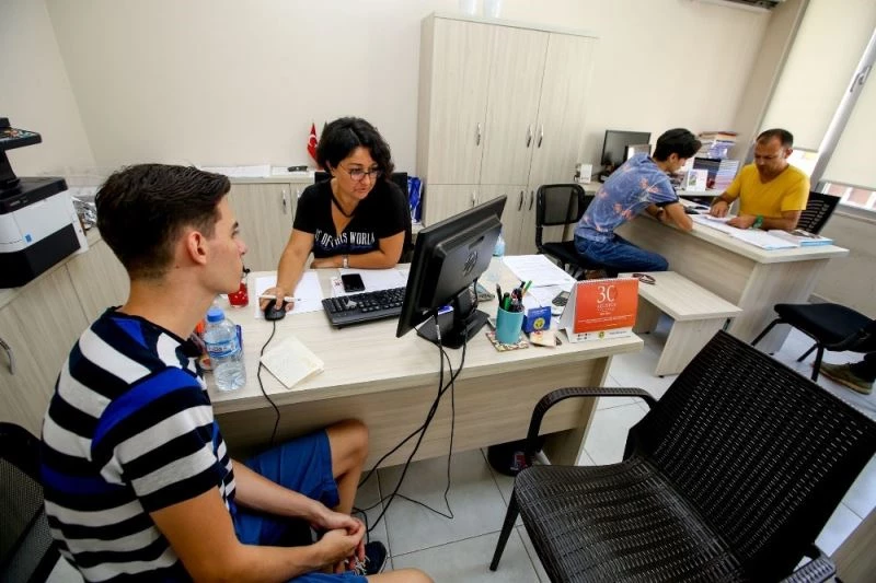 Üniversiteli gençler rotasını BEM’de belirliyor
