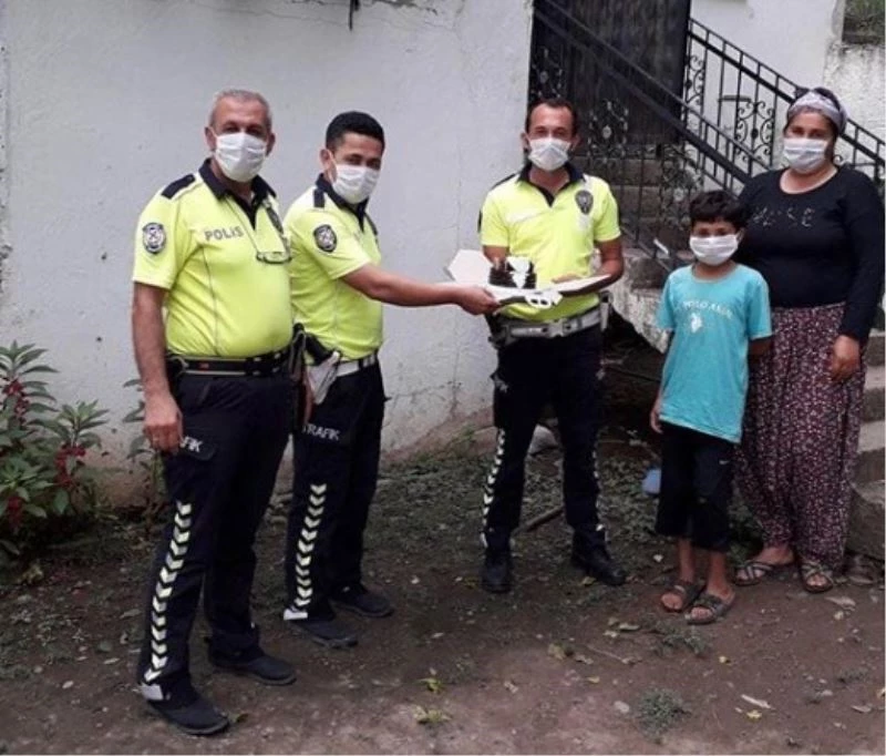 Polislere Hayranlık Duyan Minik Selman’a Doğum Günü Sürprizi
