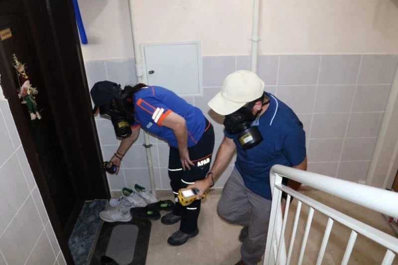 Temizliği abarttı, komşular kimyasal sızıntı sandı, ekipler alarma geçti
