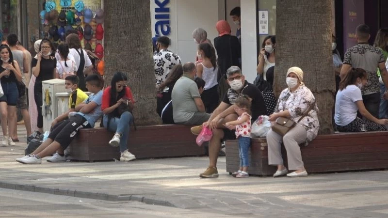 Denizli’de bir haftada maske takmayanlara 14 bin 400 TL cezai işlem uygulandı
