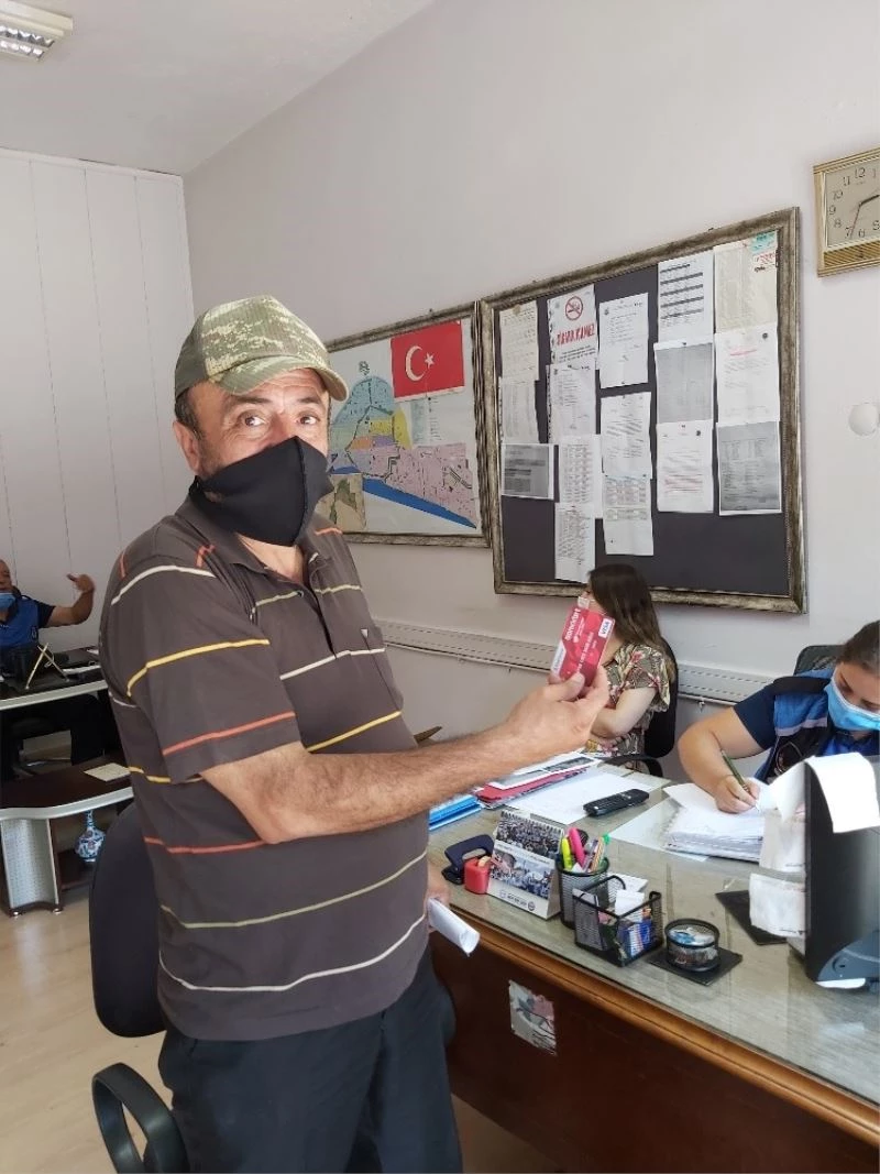 Bulduğu kredi kartını zabıtaya teslim etti
