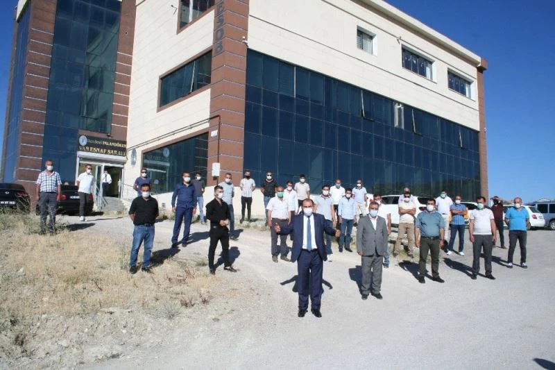 Başkan Berge: “İş yeri 6 aydır kapalı olan esnafımıza asgari ücret desteği sunulmalı”
