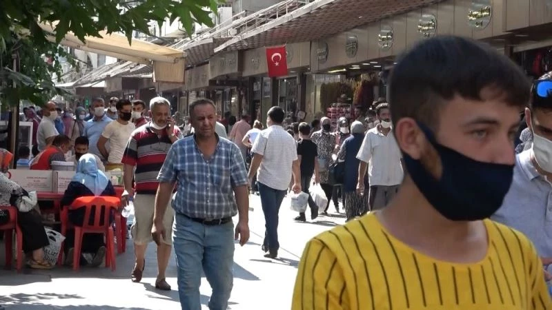 Bakan uyarıyor, Gaziantep uymuyor
