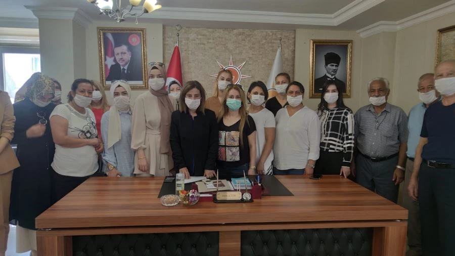 OSMANİYE AK PARTİ KADIN KOLLARINDAN, YAZAR DİLİPAK